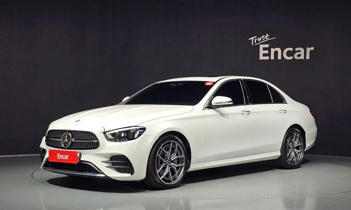 Mercedes-Benz E-Class — фото 1