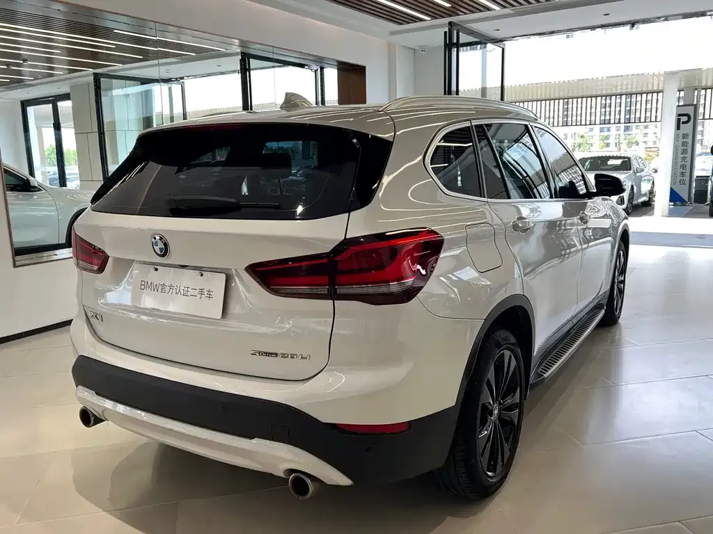 BMW X1 — фото 5