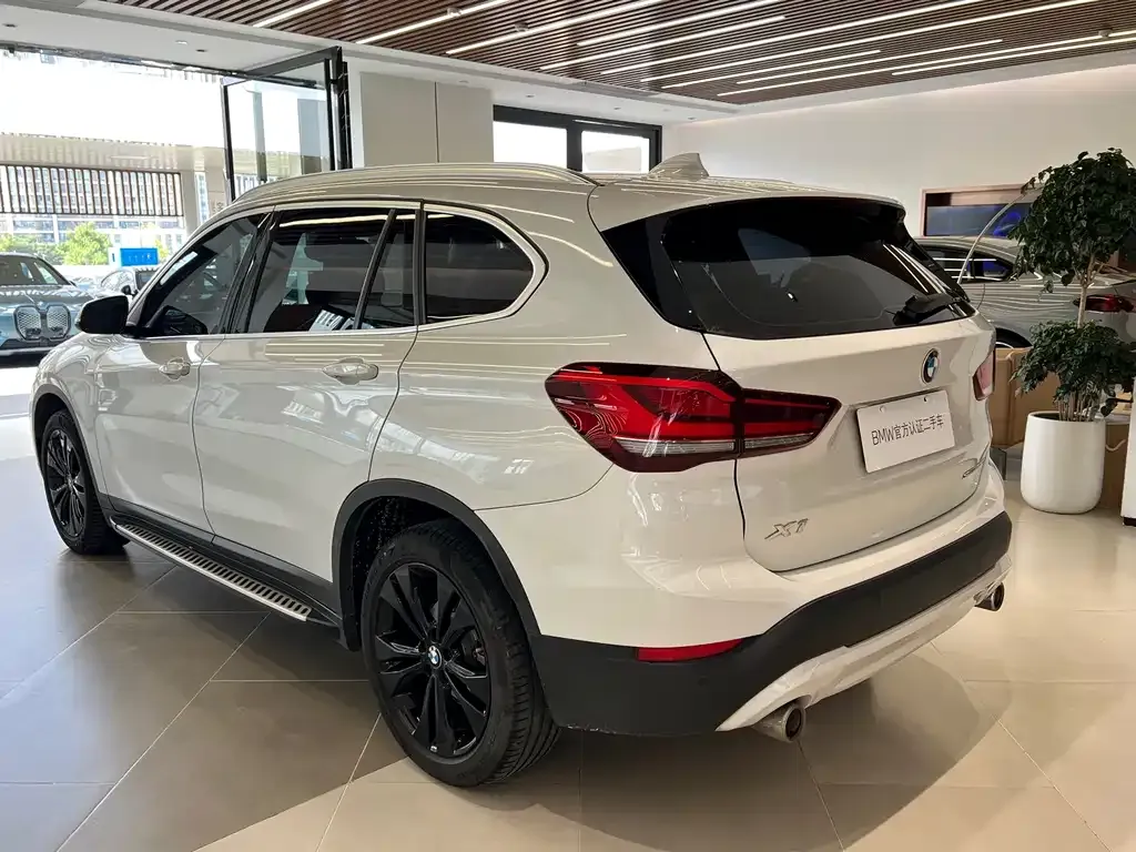 BMW X1 — фото 9