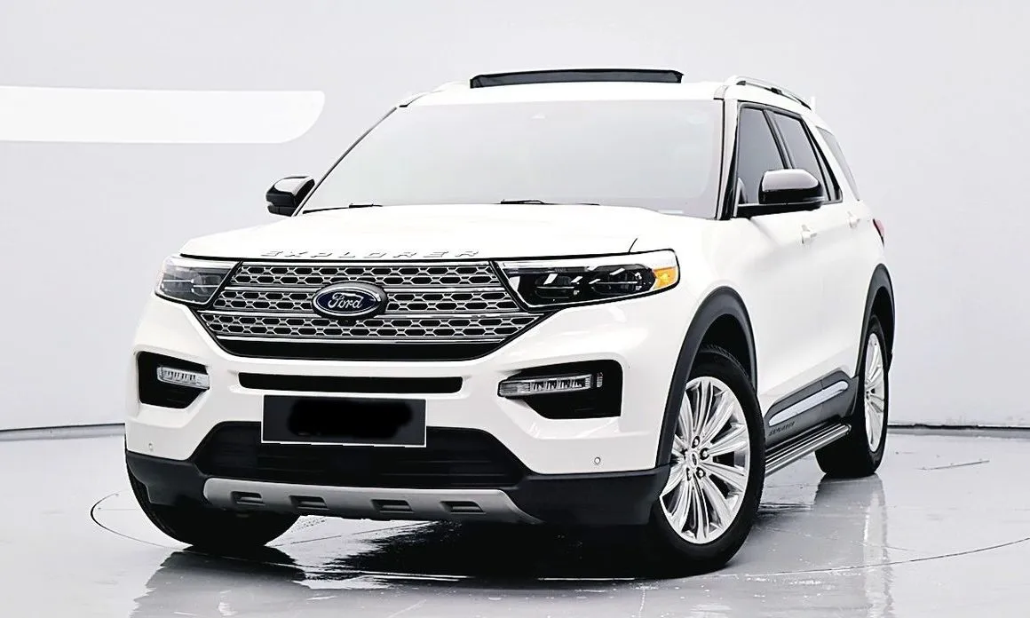 Ford Explorer — фото 1