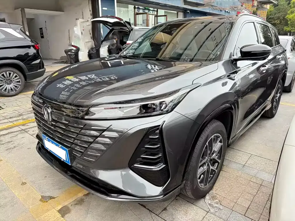 Changan CS75 PLUS — фото 1