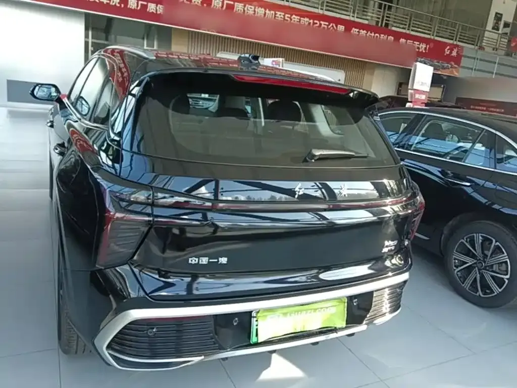 Hongqi HS3 PHEV — фото 8