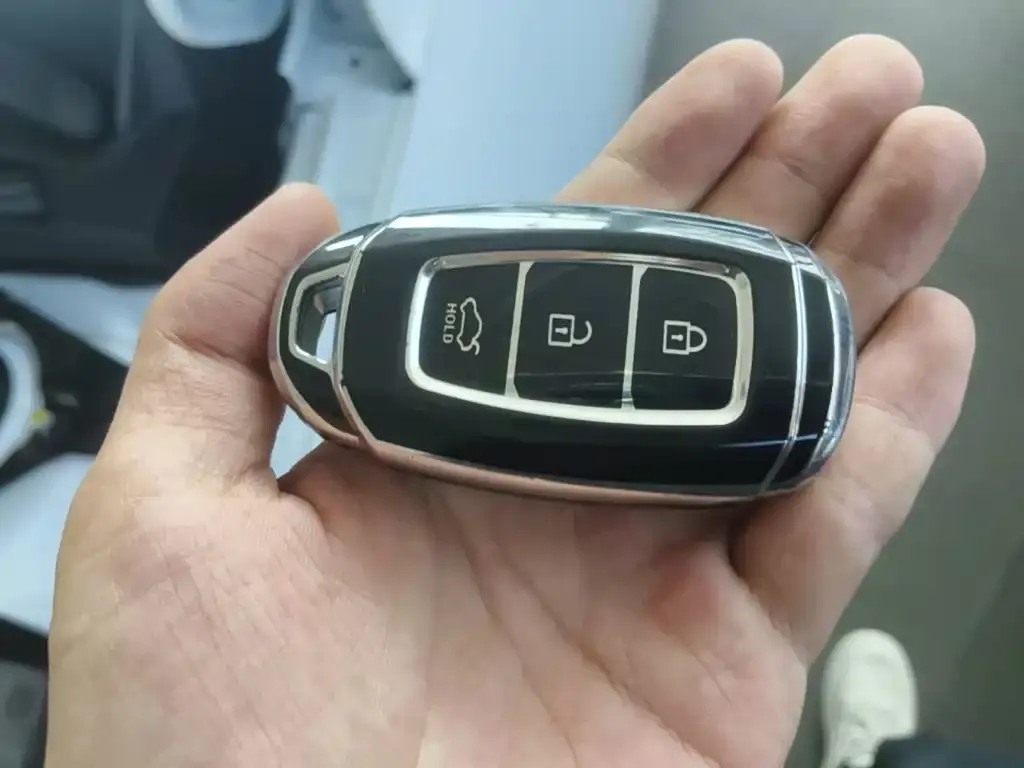 Hyundai Elantra — фото 2