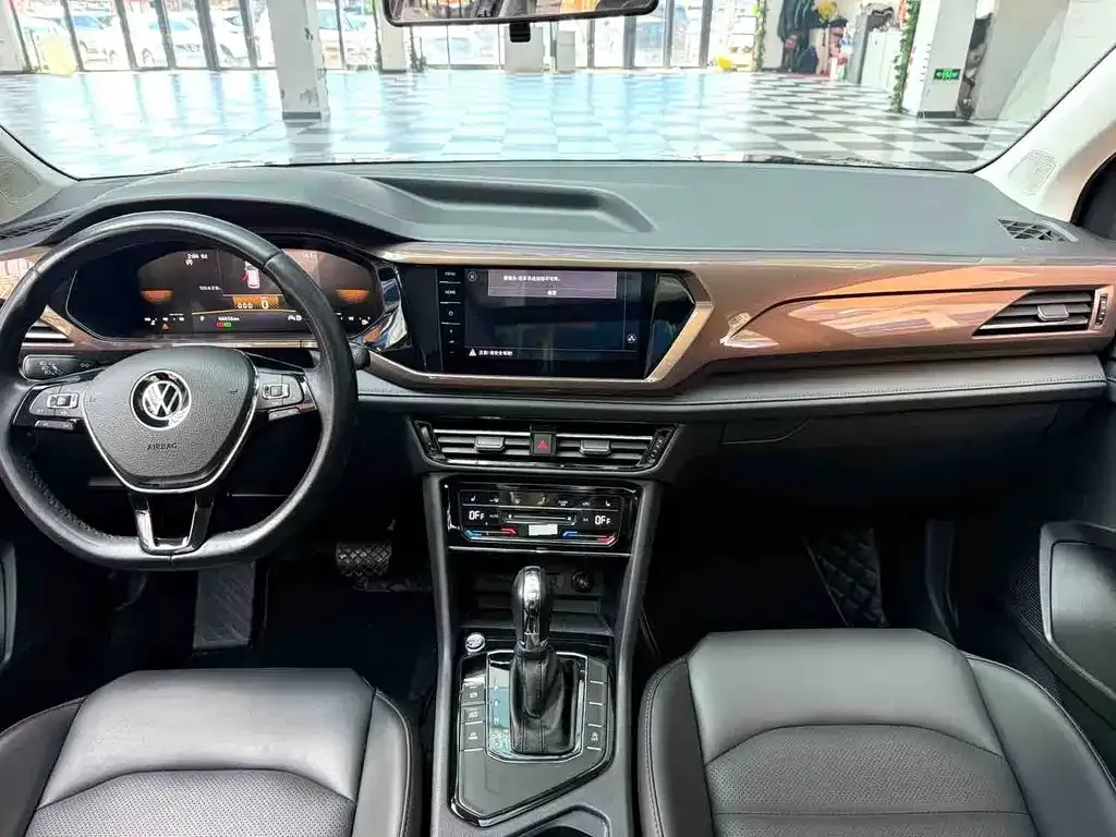 Volkswagen Tharu — фото 7