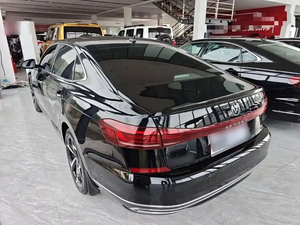 Volkswagen Passat — фото 7