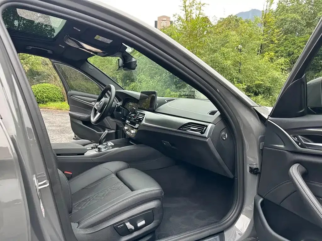 BMW 5 Series (Import) — фото 10
