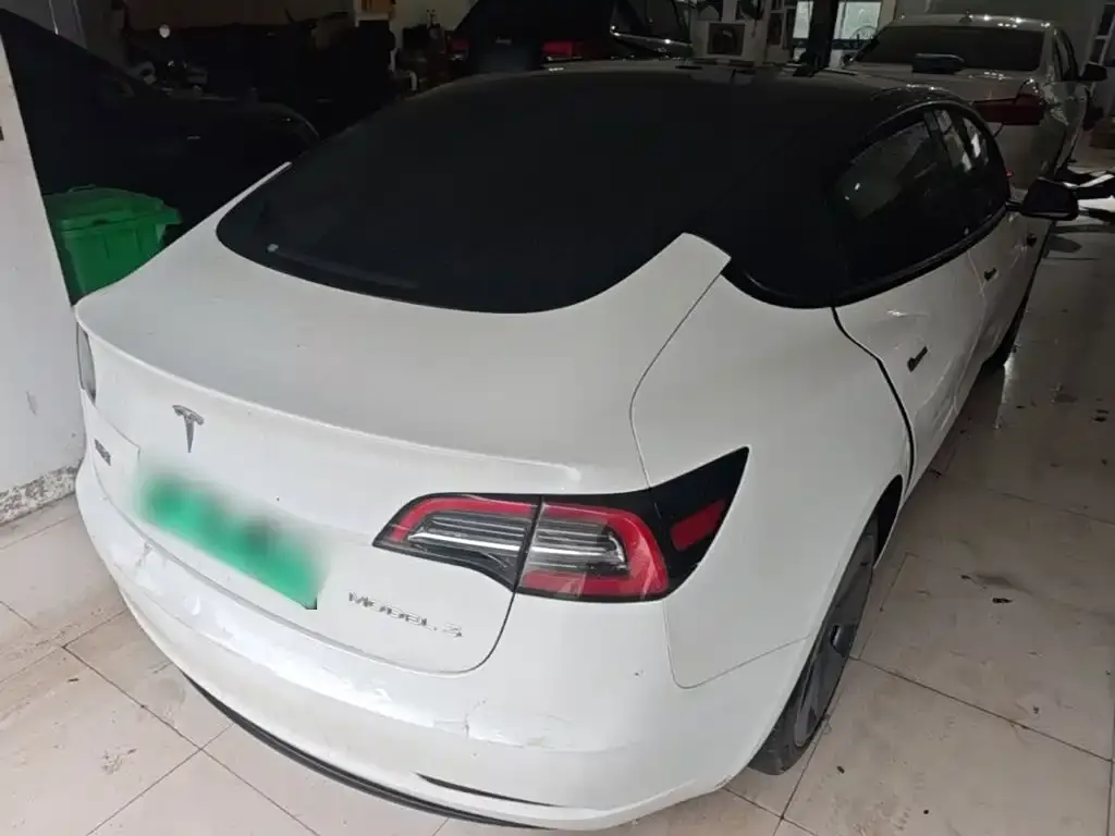 Tesla Model 3 — фото 4