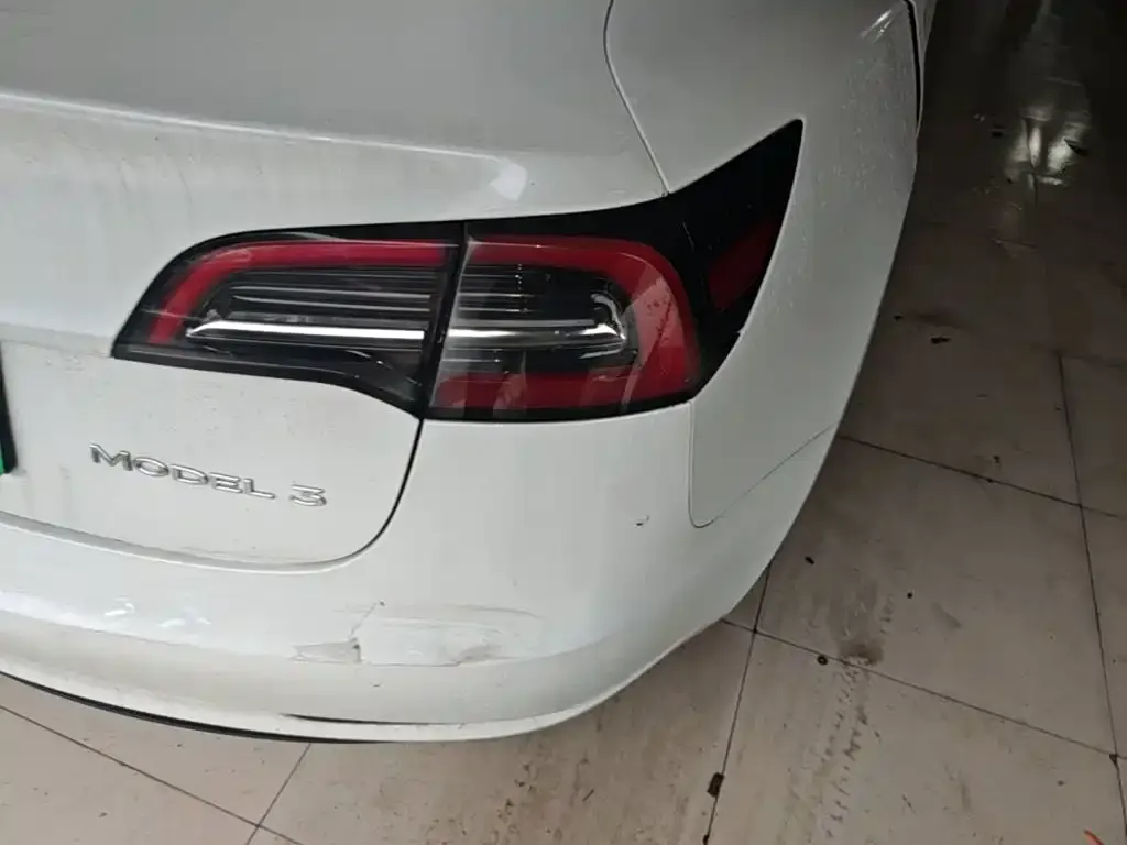 Tesla Model 3 — фото 2