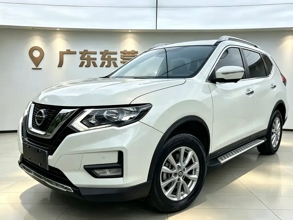Nissan X-Trail — фото 1