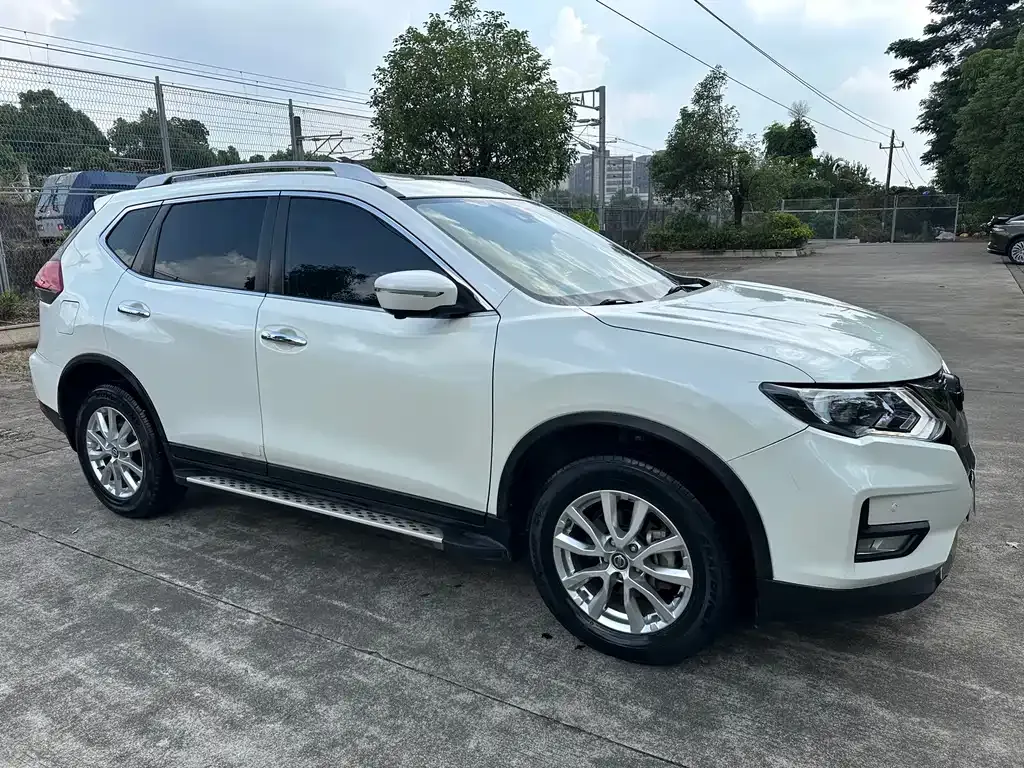 Nissan X-Trail — фото 10