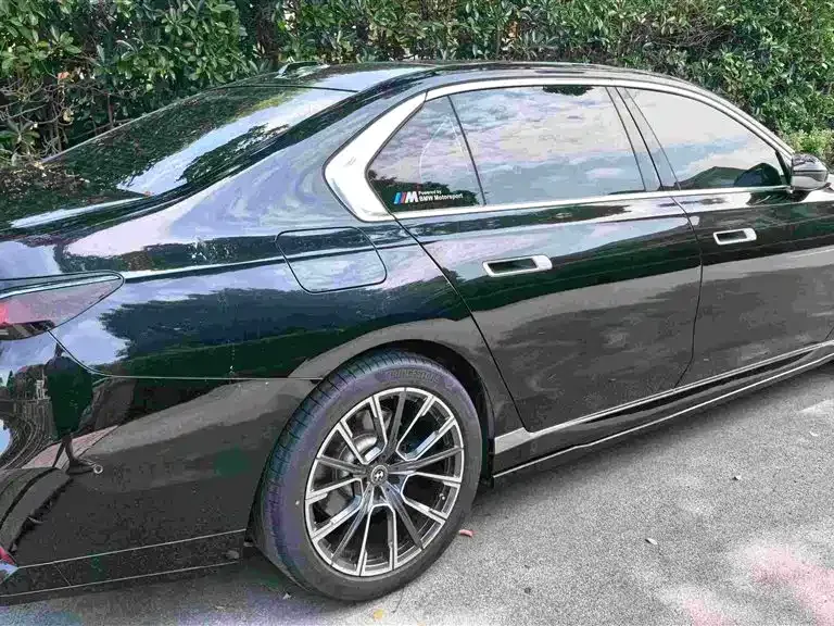 BMW 7 Series — фото 4