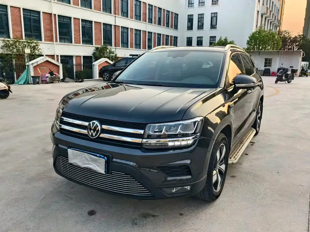 Volkswagen Tharu — фото 1
