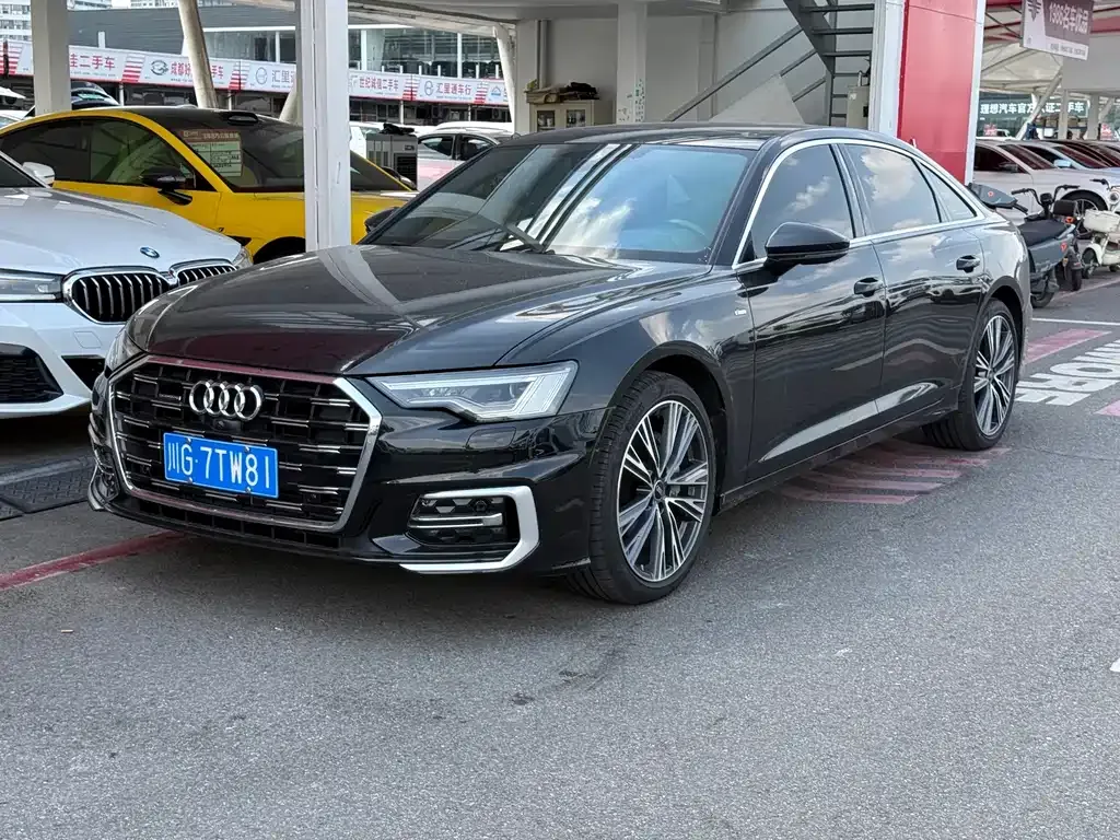 Audi A6L — фото 1