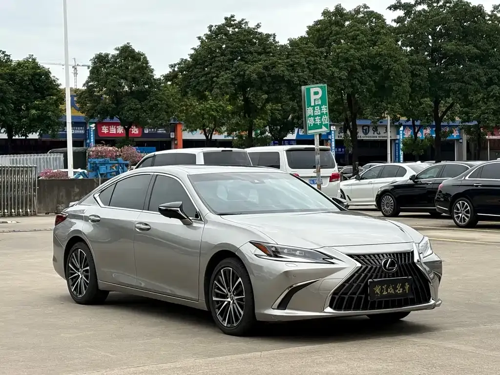 Lexus ES — фото 10