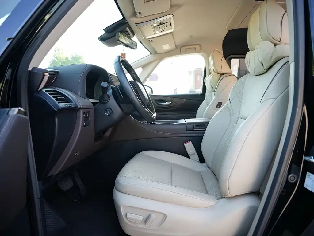 Toyota Alphard — фото 9