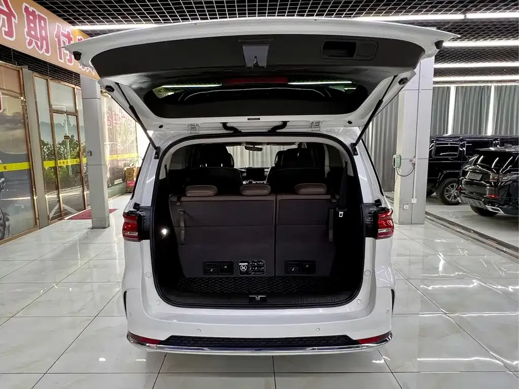 Roewe iMAX8 — фото 5