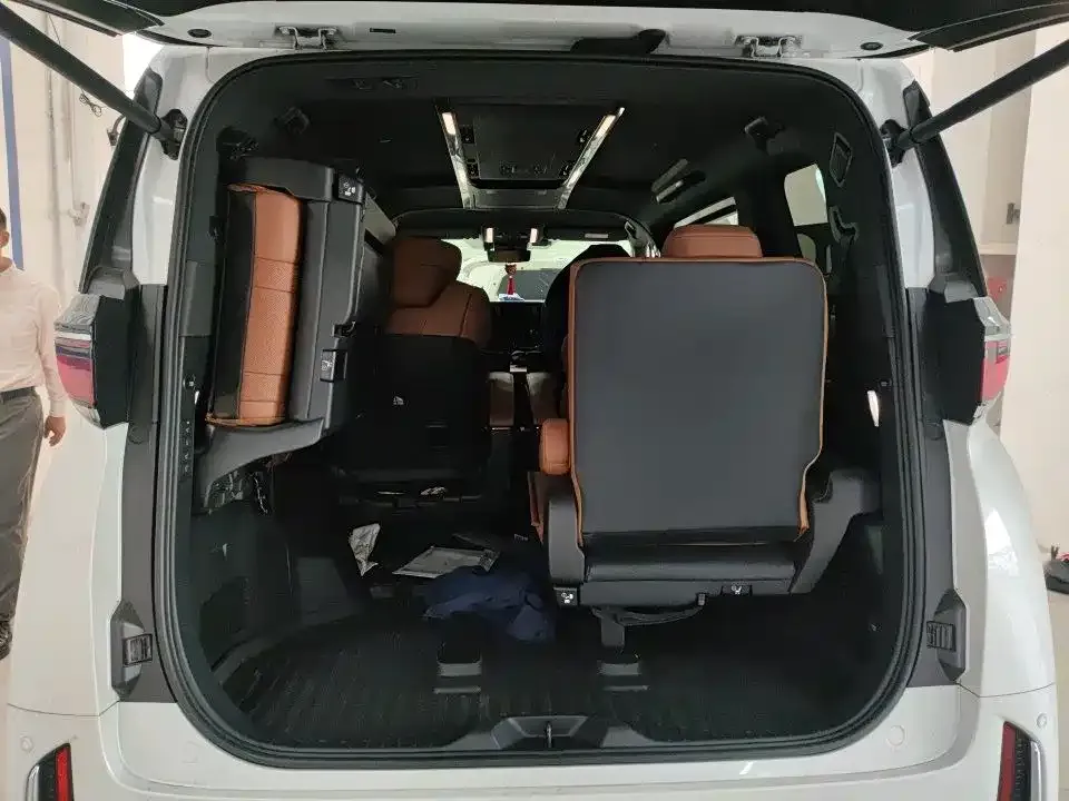 Toyota Vellfire — фото 5