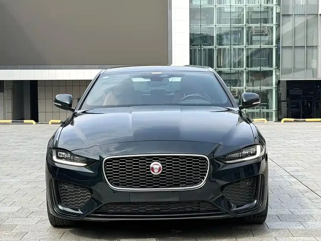 Jaguar XEL — фото 3