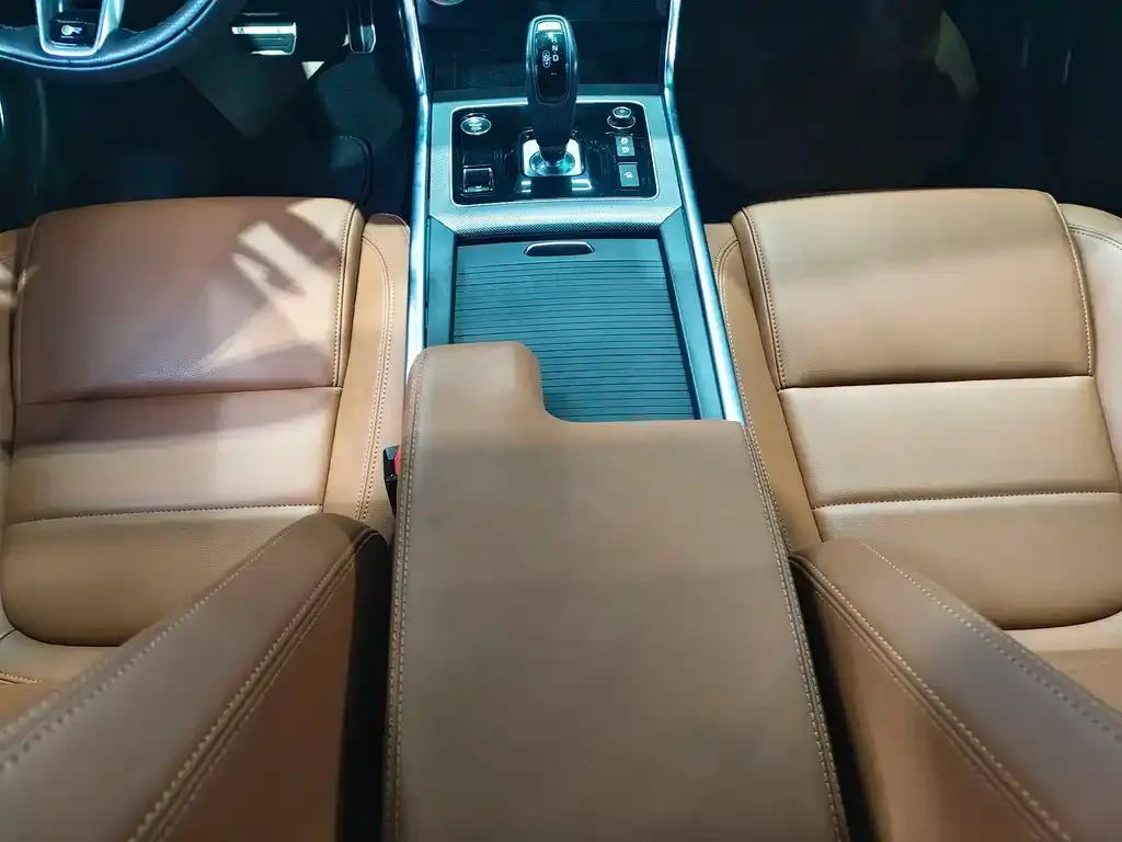 Jaguar XEL — фото 10