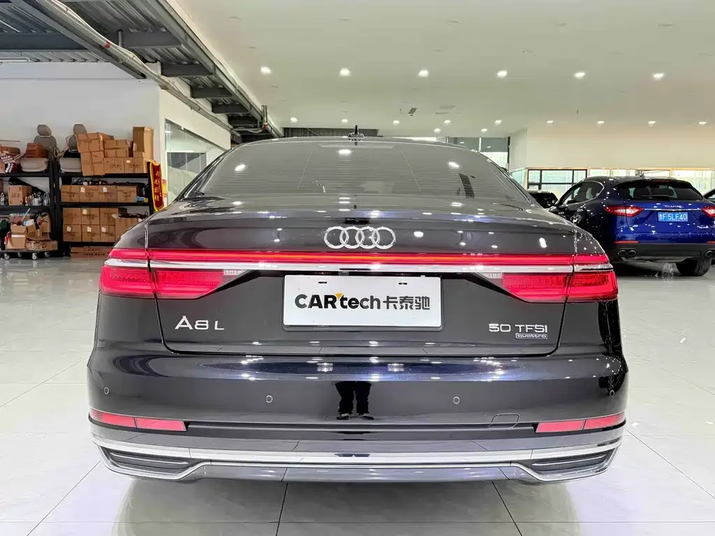 Audi A8 — фото 4
