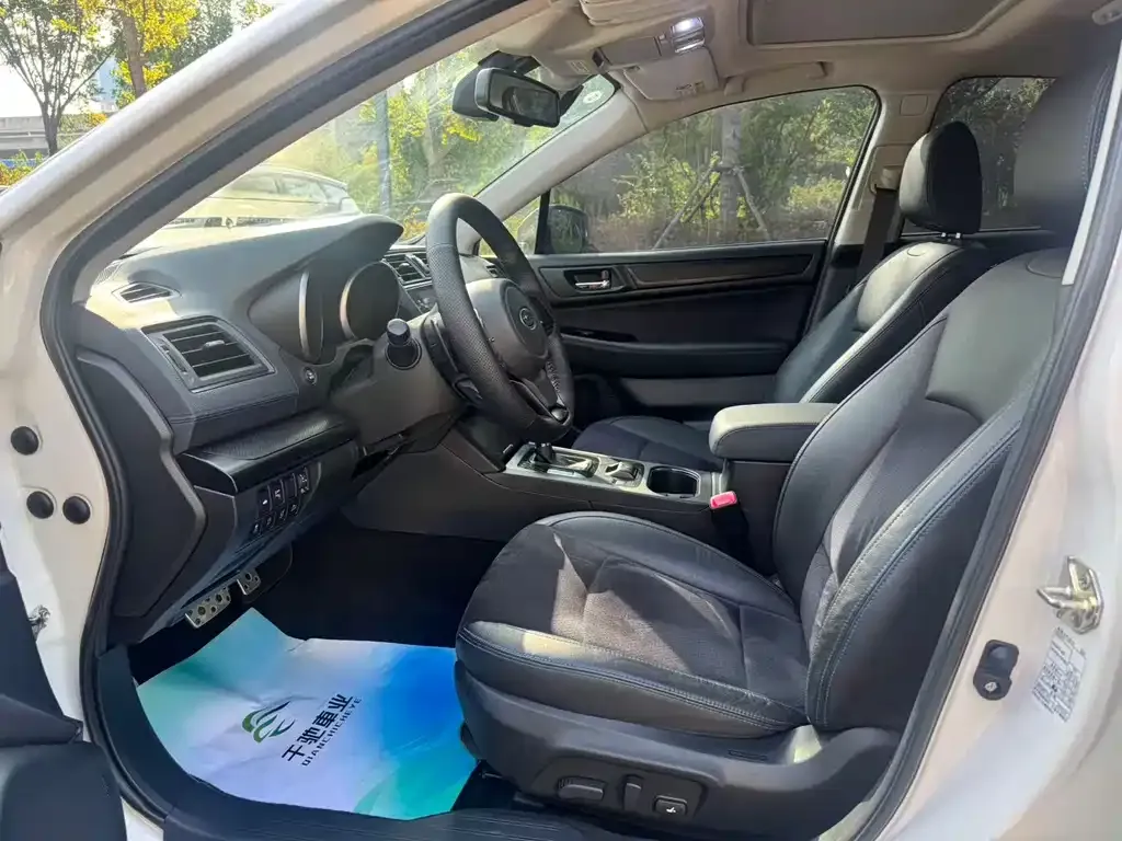 Subaru Legacy — фото 6