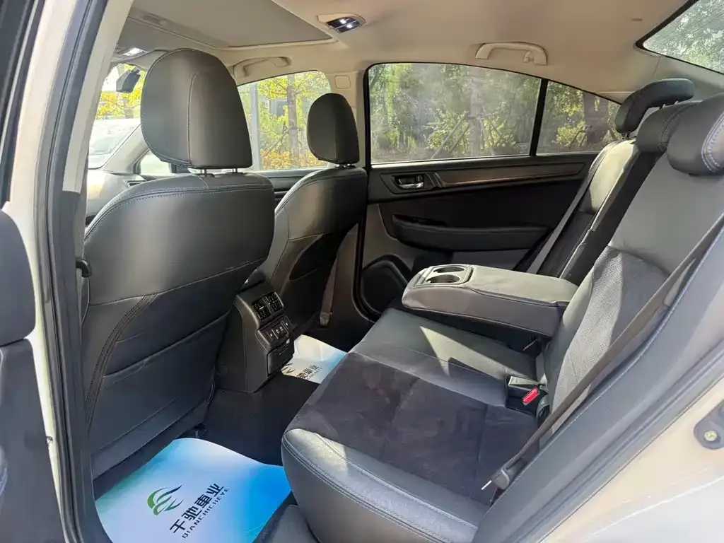 Subaru Legacy — фото 4