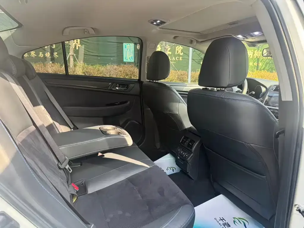 Subaru Legacy — фото 8