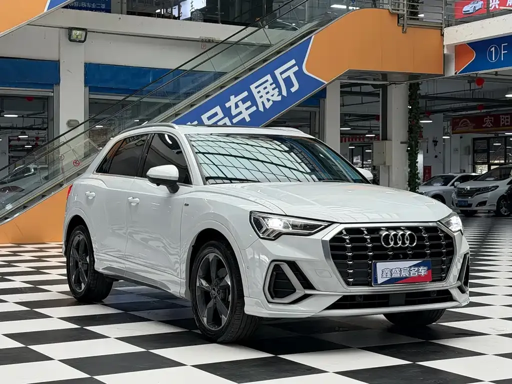 Audi Q3 — фото 10