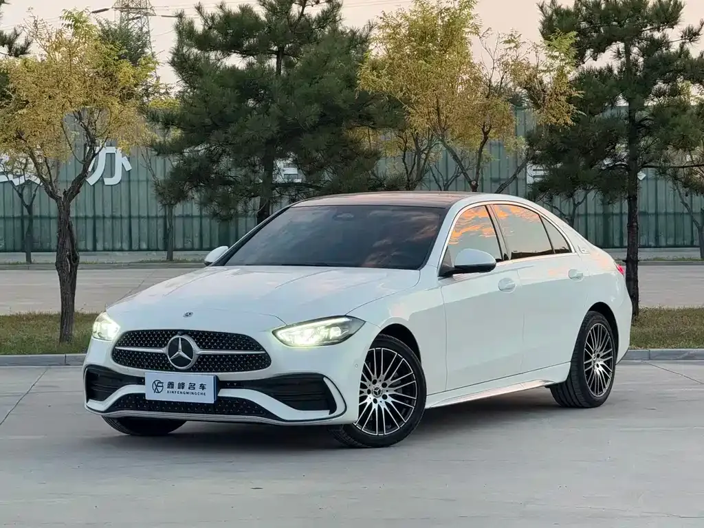 Mercedes-Benz C-Class — фото 1