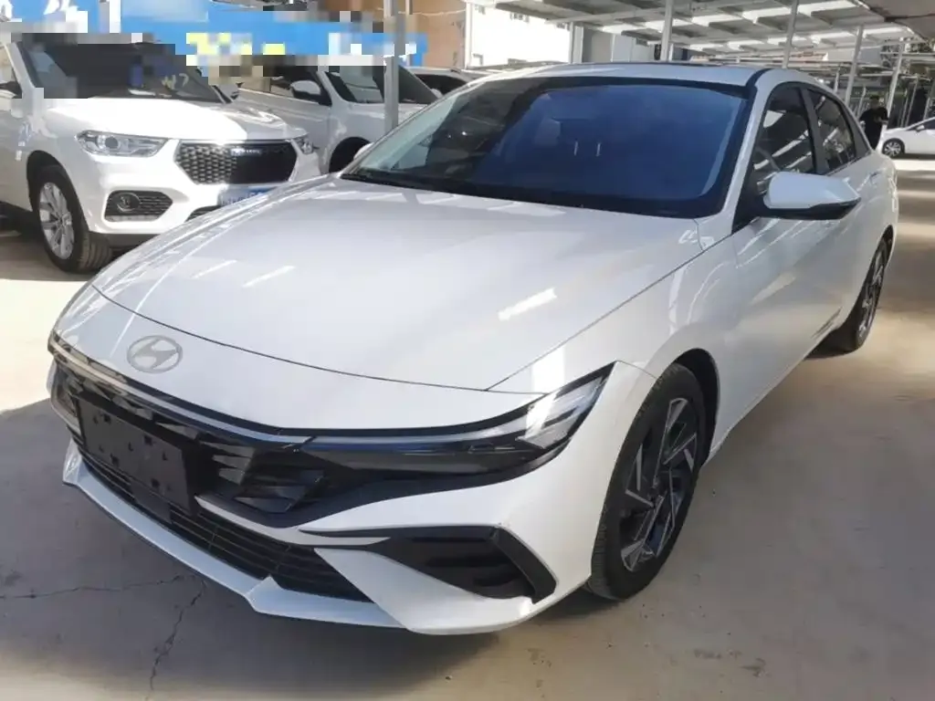 Hyundai Elantra — фото 7