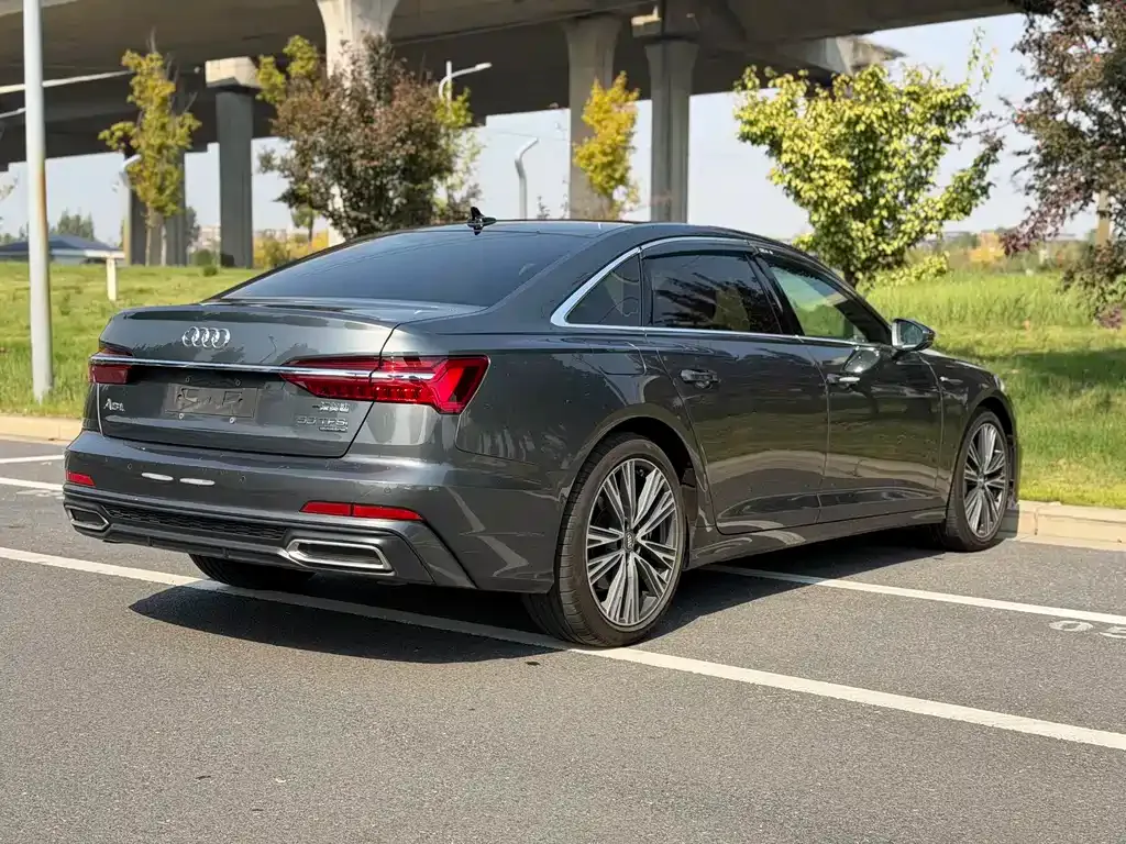 Audi A6L — фото 8
