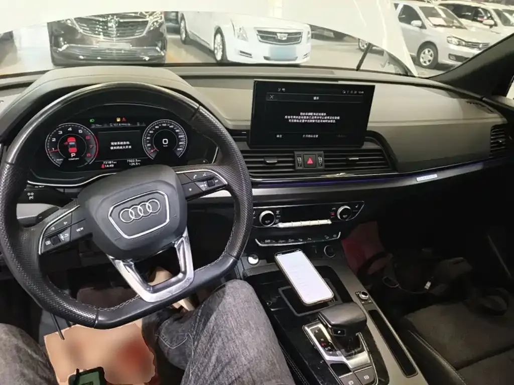 Audi Q5L Sportback — фото 4
