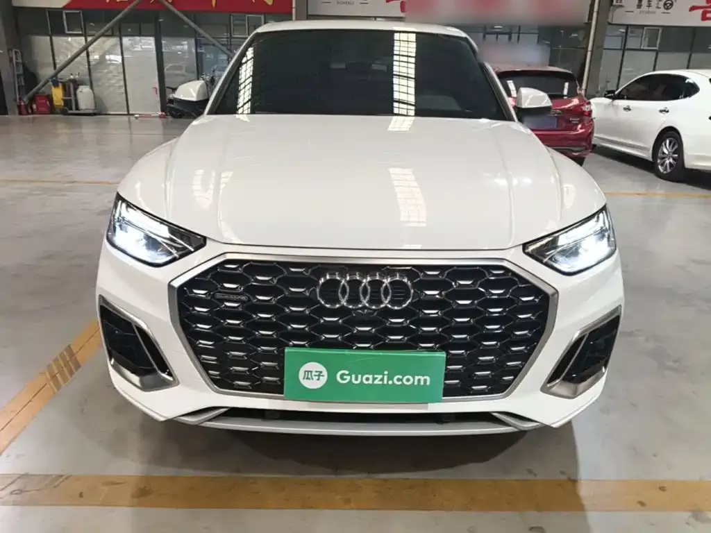 Audi Q5L Sportback — фото 6