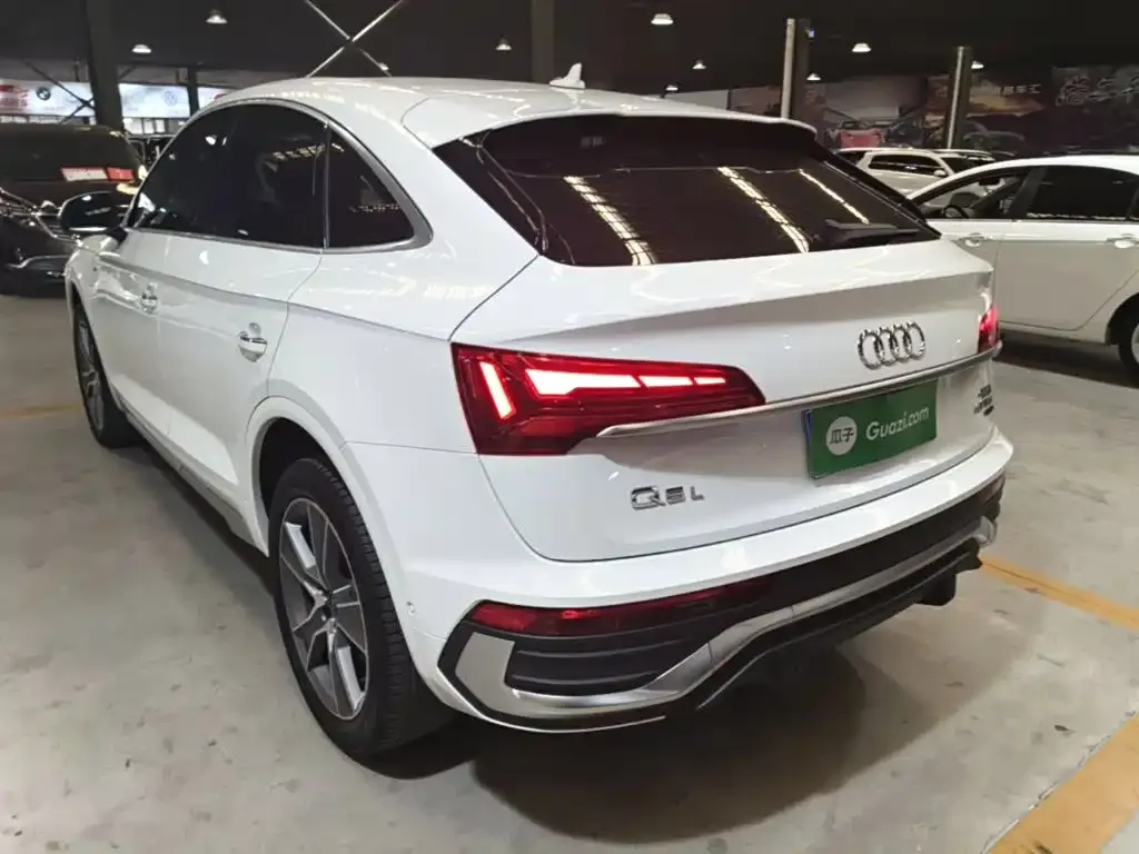 Audi Q5L Sportback — фото 5