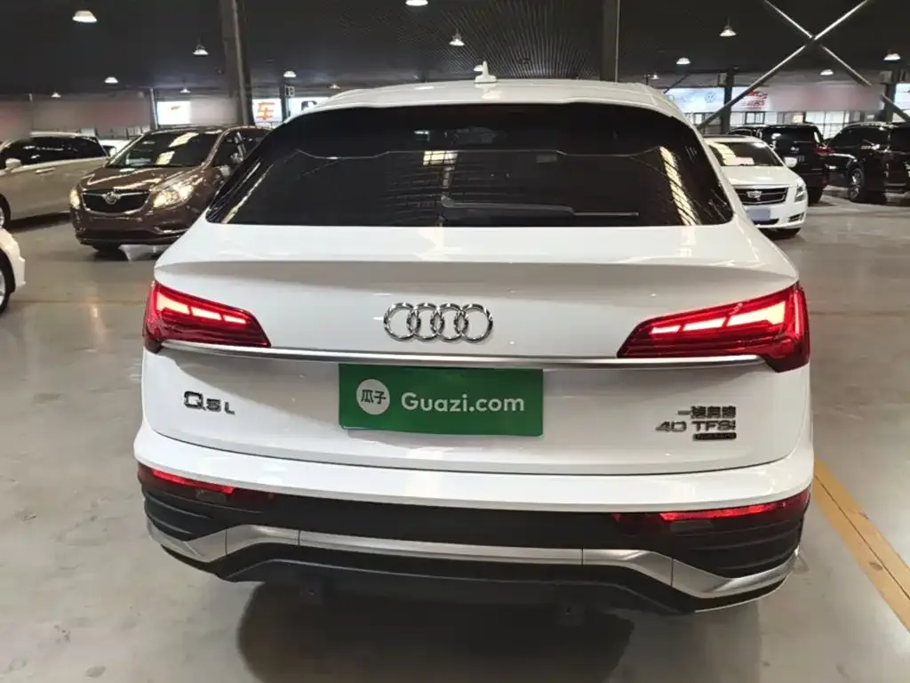 Audi Q5L Sportback — фото 7
