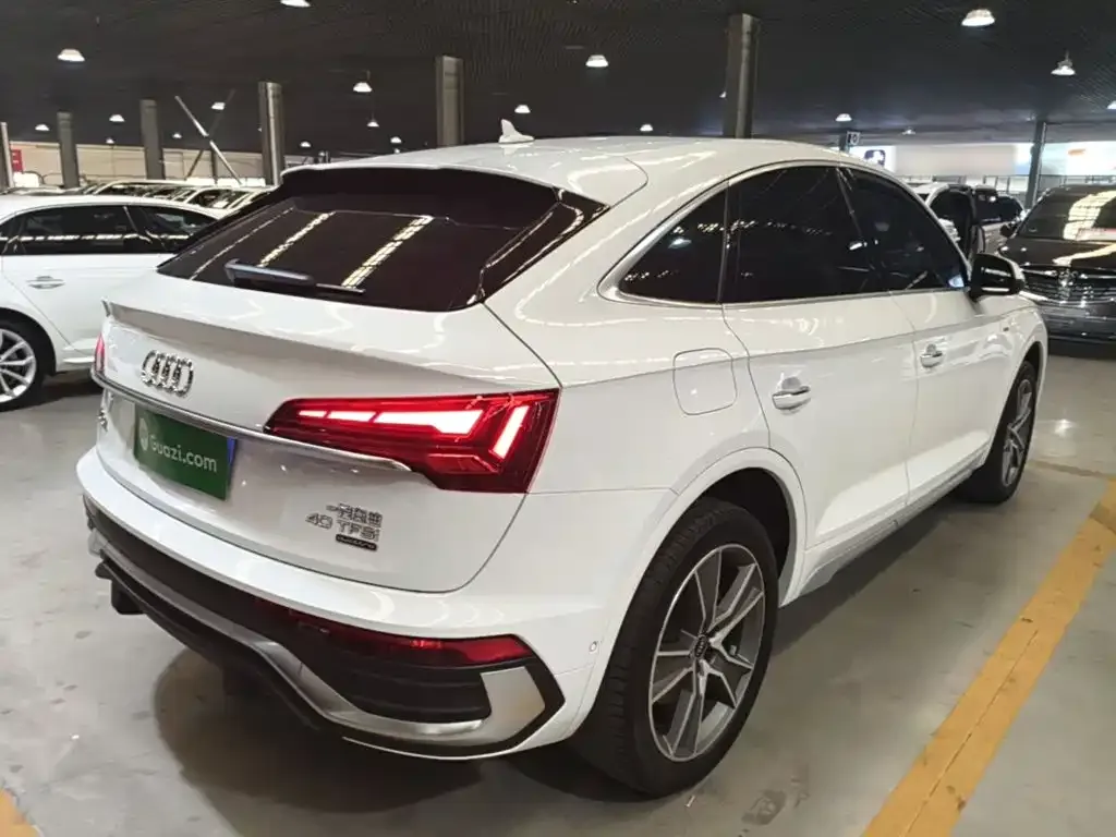Audi Q5L Sportback — фото 10