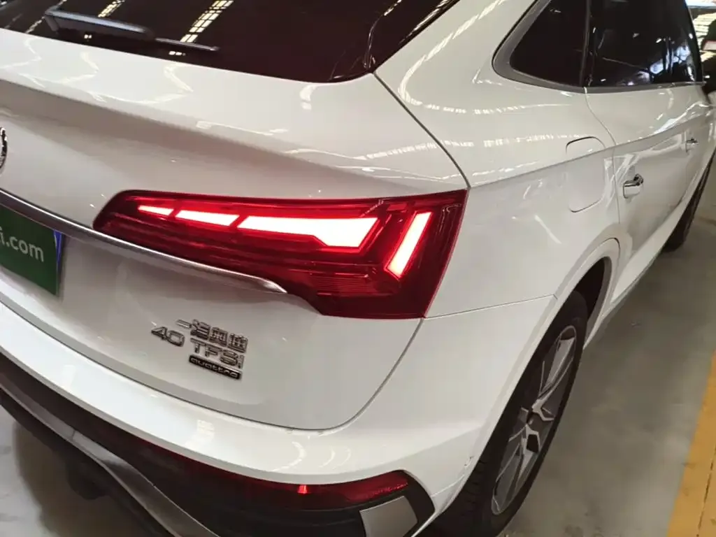 Audi Q5L Sportback — фото 2