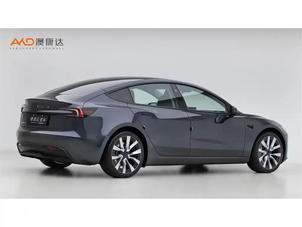 Tesla Model 3 — фото 4