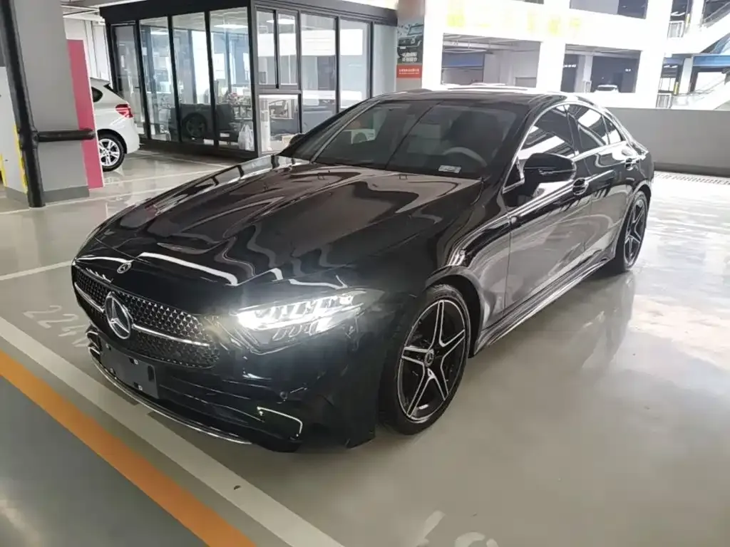 Mercedes-Benz CLS — фото 1