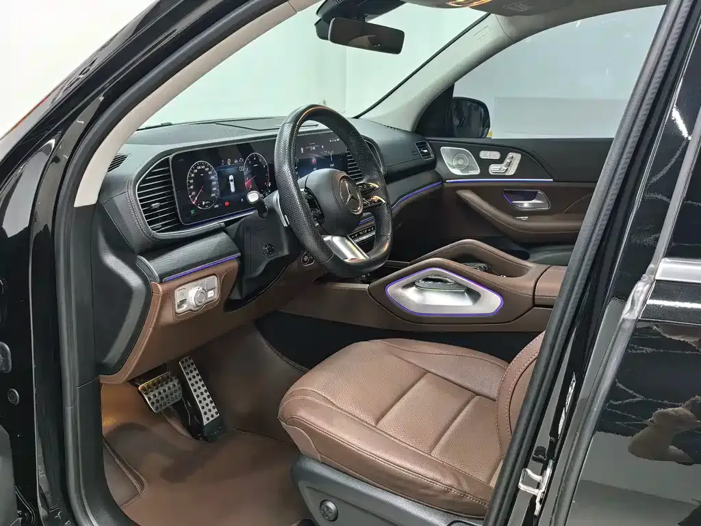 Mercedes-Benz GLS — фото 6