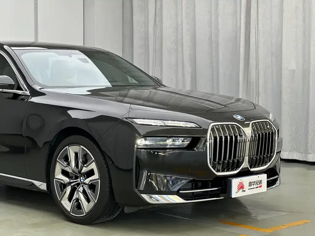 BMW 7 Series — фото 3