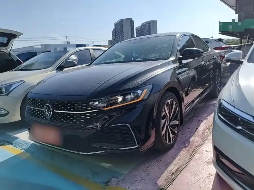 Volkswagen Passat — фото 1