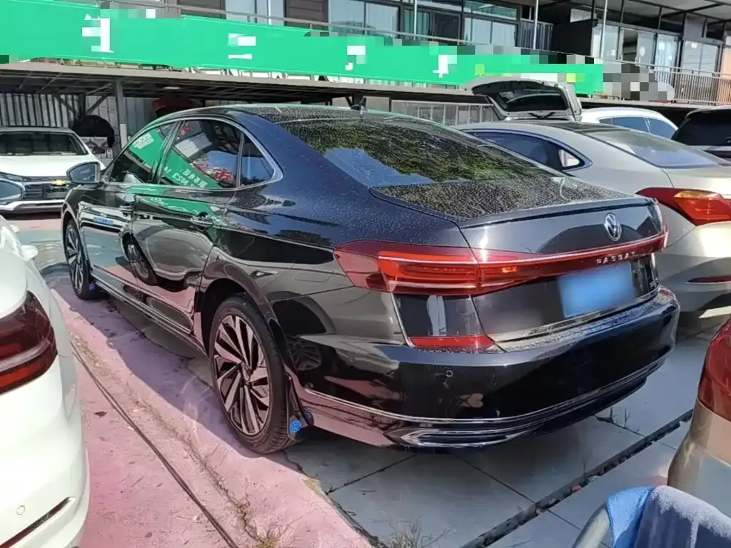 Volkswagen Passat — фото 6
