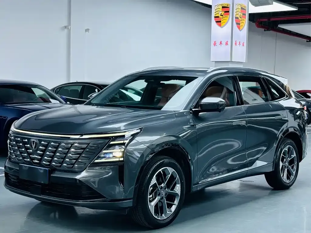 Changan CS75 PLUS — фото 1