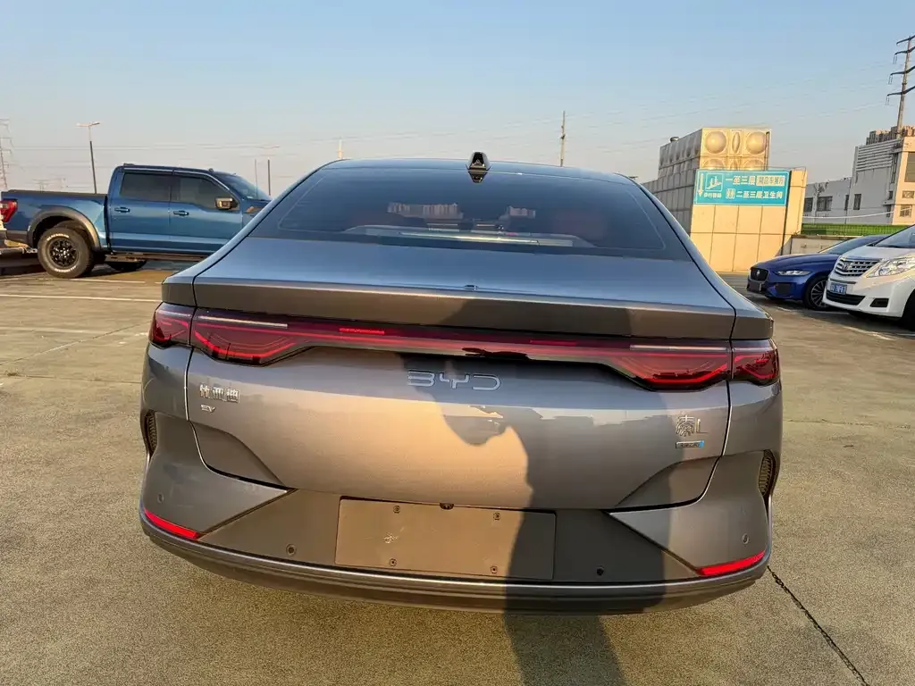 BYD Qin L — фото 2