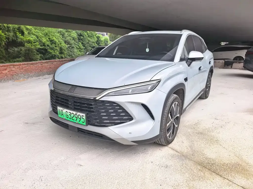 BYD L DM-i — фото 1