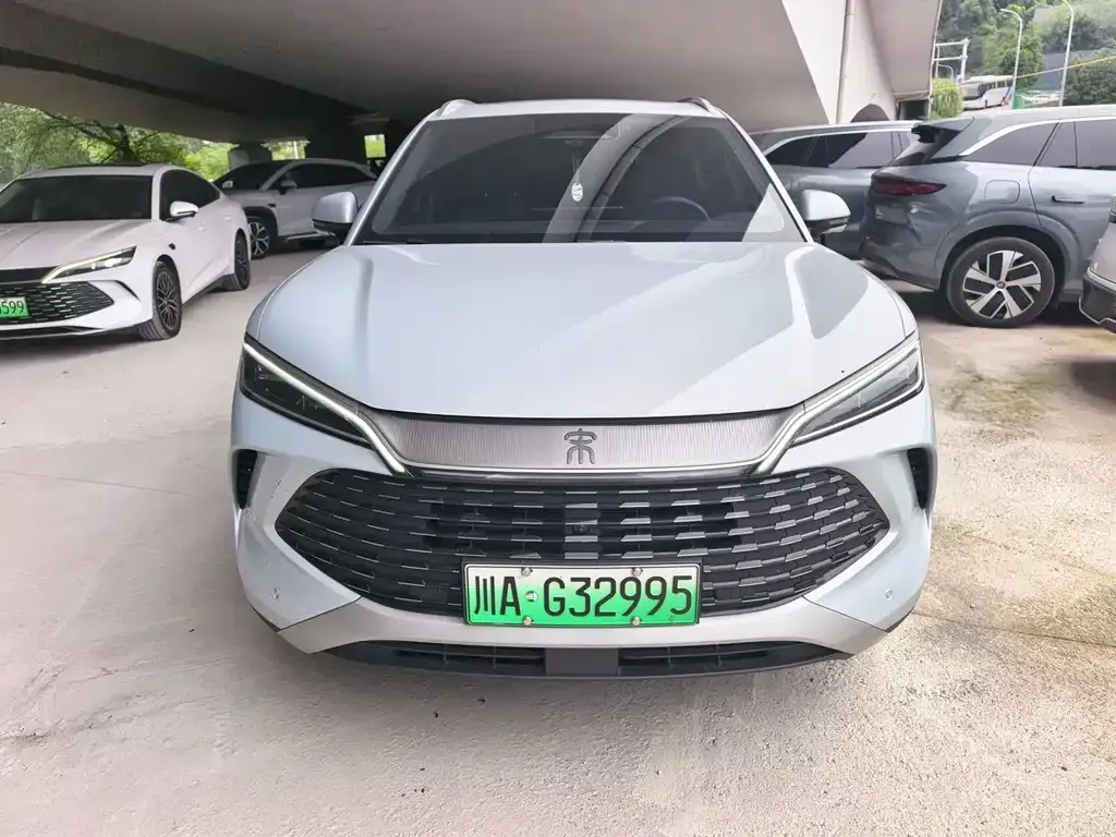 BYD L DM-i — фото 4