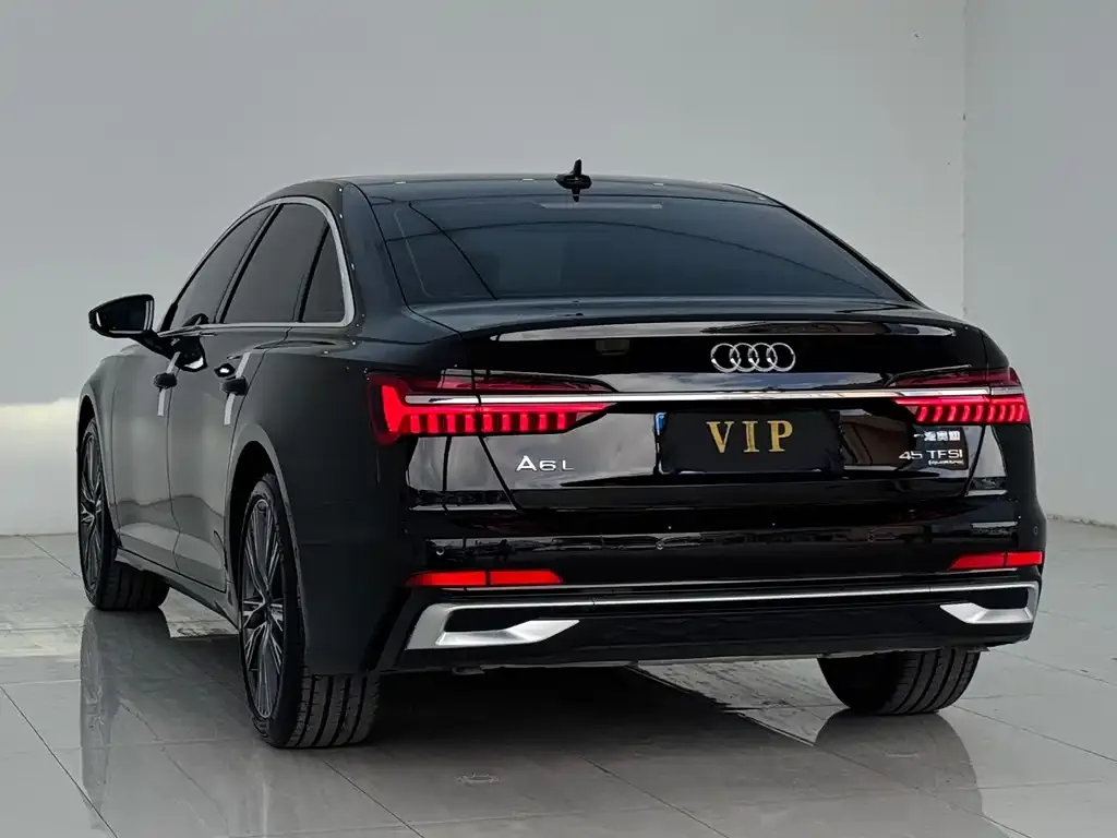 Audi A6L — фото 2