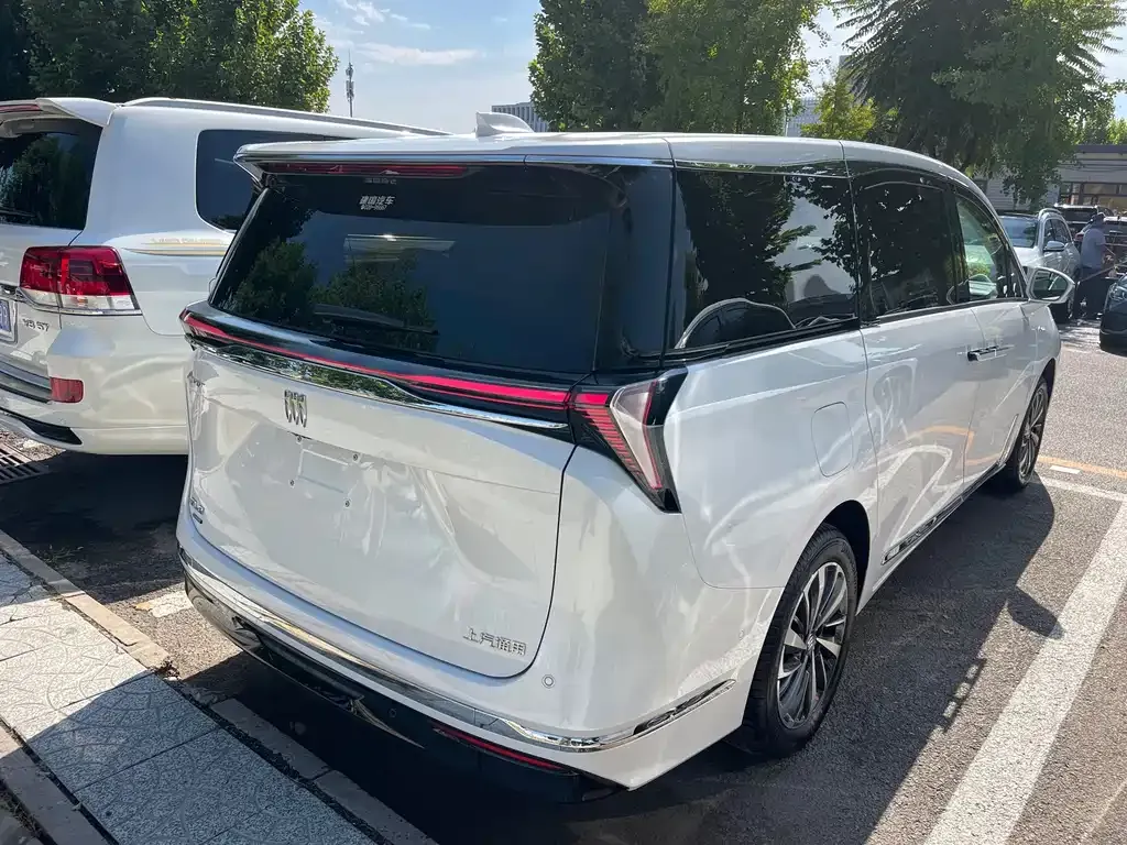 Buick GL8 Hybrid — фото 10