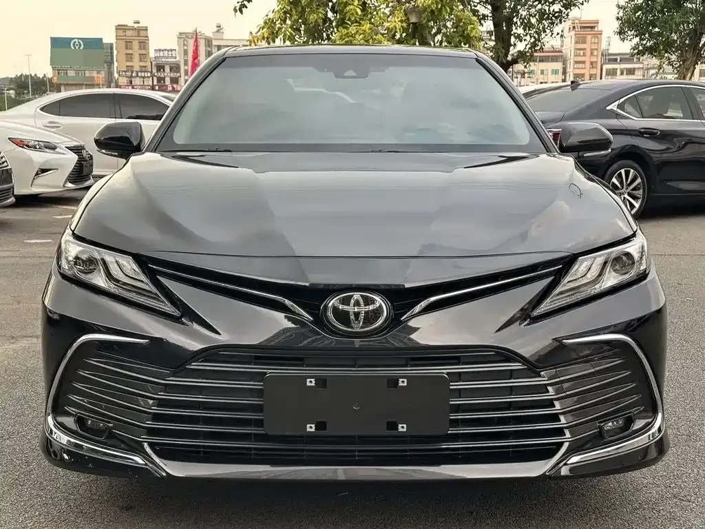 Toyota Camry — фото 6